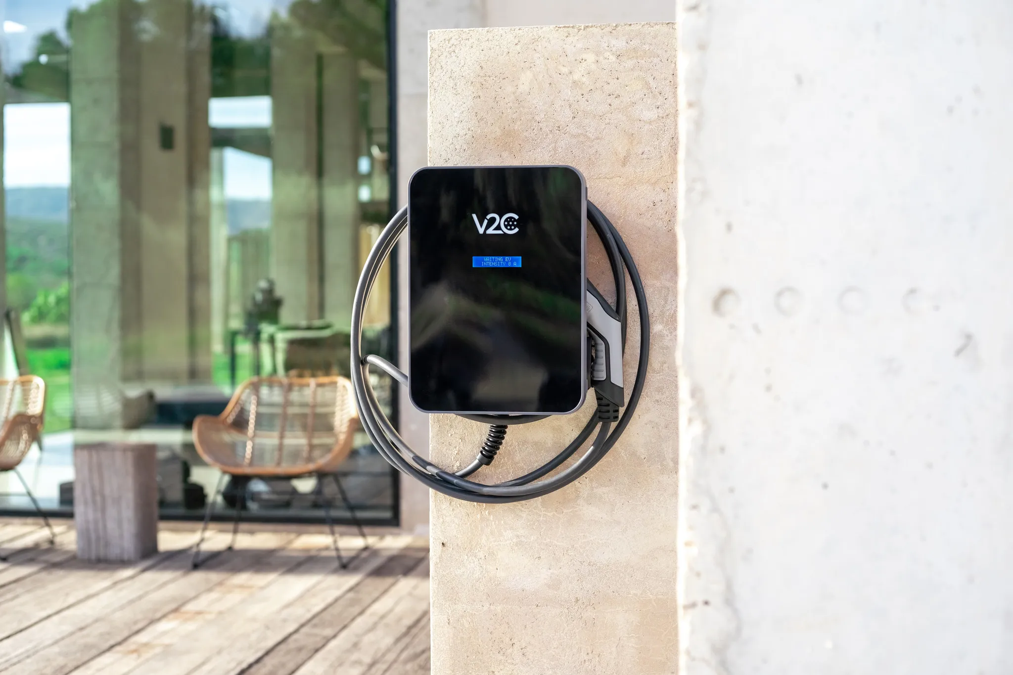 Nahaufnahme Display V2C Trydan Wallbox 22 kW