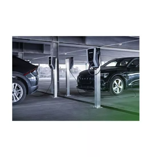 Nahaufnahme Amperfied Wallbox schwarz